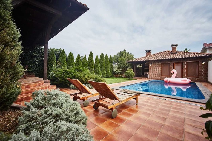 Дом с бассейном беседкой барбекю Совиньон - фото 1