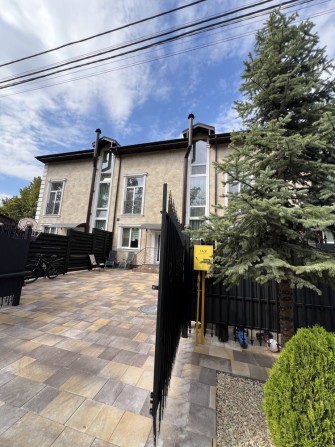 Від власника будинок з ремонтом біля ліцею/200м2 - фото 1