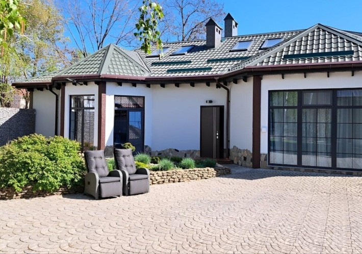 2-этажный дом с ремонтом, 10 соток ул. Таирова - фото 1