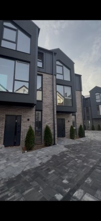 Таунхаус Софіївська Борщагівка з ділянкою, з ремонтом і без ремонту - фото 1