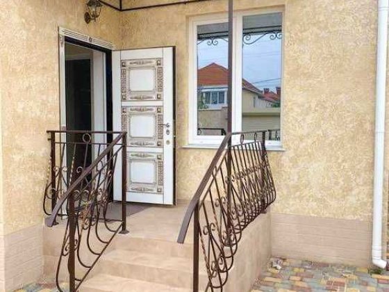 Продам дом с ремонтом в Червоном хуторе.