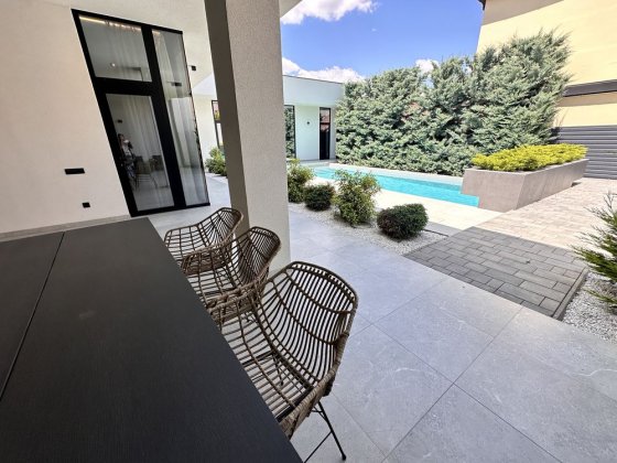 Новый дом с ремонтом на Фонтане бассейн Костанди Одеса