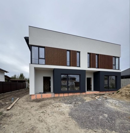 Дуплекс сучасний в с. Петропавлівська Борщагівка - фото 1