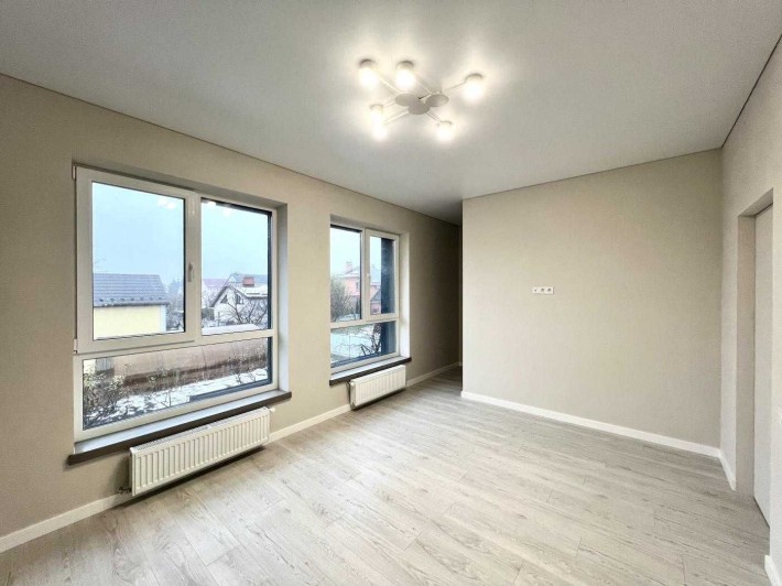 Новий ремонт! Центральні комунікації! Таунхаус, Софіївська Борщагівка. - фото 1