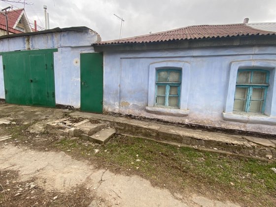 Продам будинок з дIлянкою на 3 сотки, гаражем Николаев