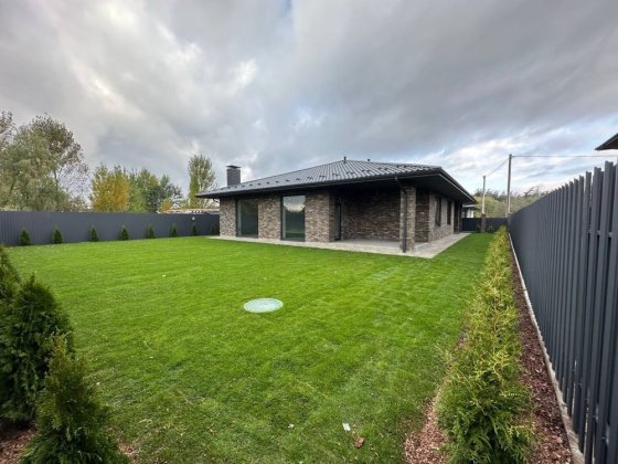 Продам одноповерховий будинок з підвалом біля м.Києва Петропавлівська Борщагівка