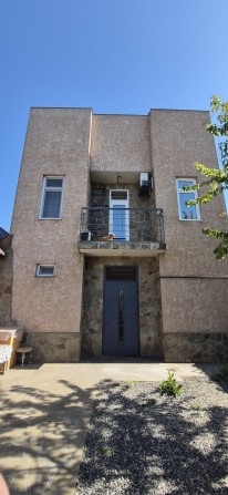 Будинок поруч с Дюківским парком та центром міста. - фото 1