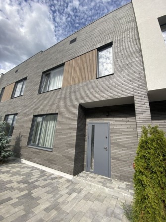 Таунхаус з ремонтом та меблями!2 км від Києва ! - фото 1