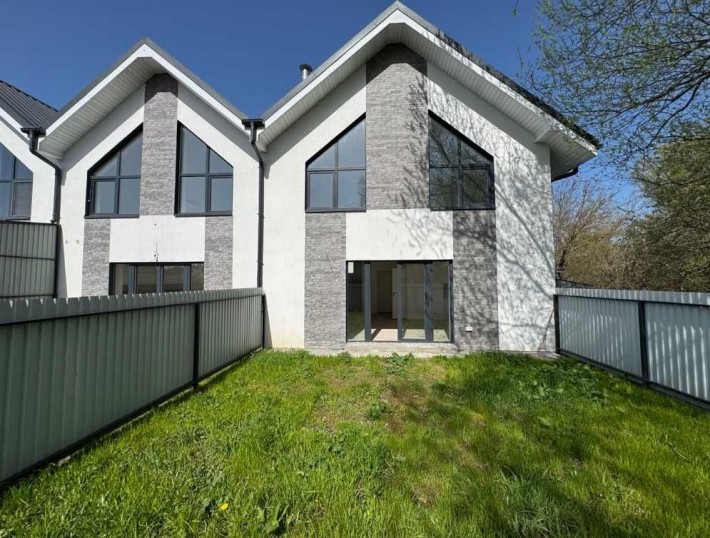 Таунхаус  48м² з особистою територією, паркомісцем та розстрочкою - фото 1