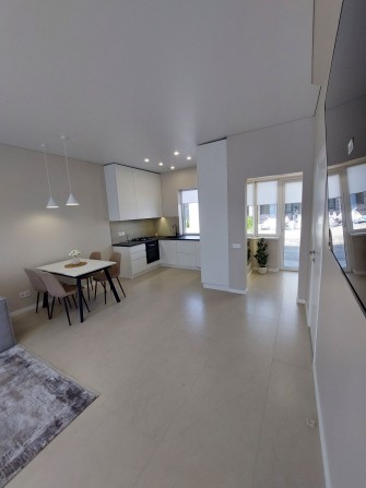 ТАУНХАУС З РЕМОНТОМ на Петропавлівській Борщагівці поруч ЖК Аметист. - фото 1