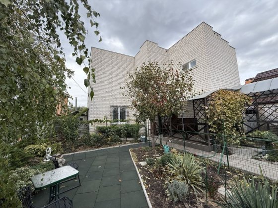 Продаю добротный 2-х этажный дом, р-н Ленского РОВД, ул. 9 линия ‼️ Миколаїв