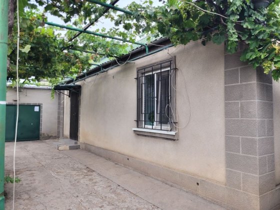 Продам дом на Слободке с гаражами,сауной и бассейном!