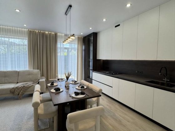 Будинок-дуплекс з ремонтом, меблями і технікою. Петропавлівська Борщагівка