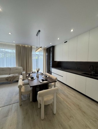 Будинок-дуплекс з ремонтом, меблями і технікою. - фото 1