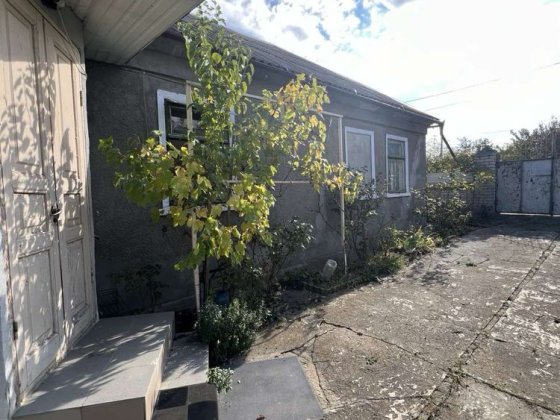 Продаю будинок з гаражем і паркомісцем у дворі Широка Балка Миколаїв