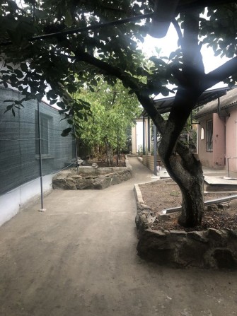 Продаю пол дома отдельный адрес 5 Линия - фото 1