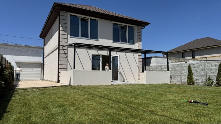 БУДИНОК в якому хочеться жити — 2 поверхи і тераса, власне подвір’я - фото 1