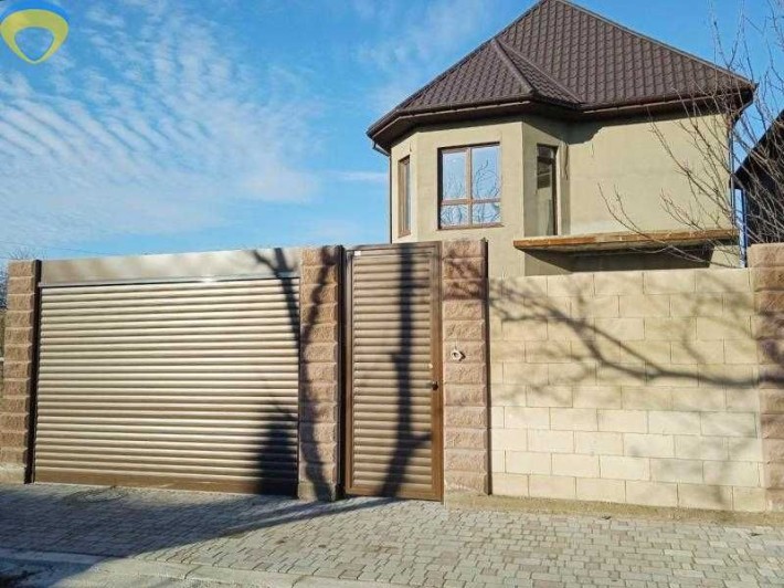 Черемушки Новый двухэтажный дом  начат ремонт - фото 1