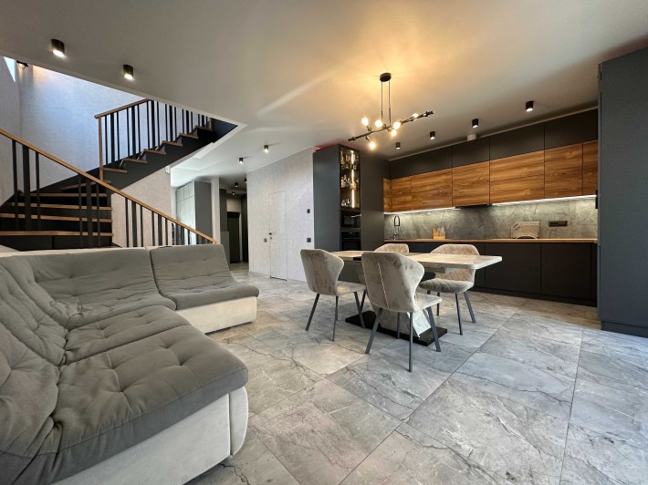 Стильный Хозяйский дом с Ремонтом! Делали для СЕБЯ! Маршала Жукова! - фото 1