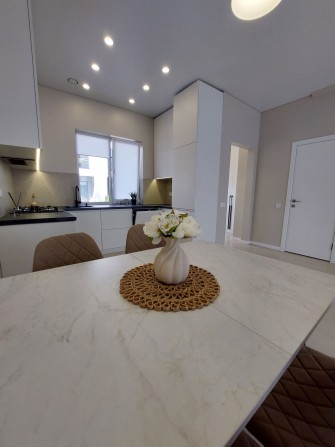 Продаж  газифікованого таунхаусу з ремонтом, меблями та технікою! - фото 1