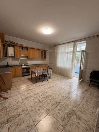 Продаж 2-х поверхового будинку в Центрі міста-250кв.м.Вул.Севастопольс - фото 1