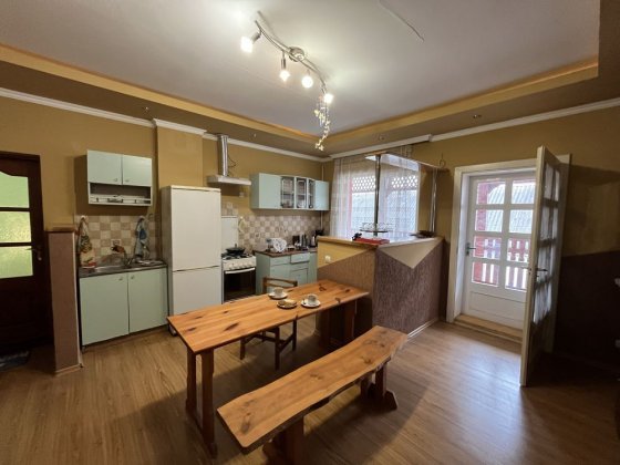 Оренда пів будинку 2 спальні Берегово Берегове