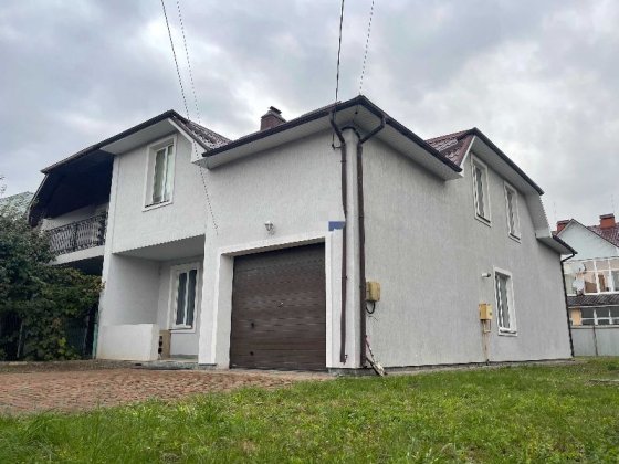 сдам в аренду будинок поряд з озером 240 кв.м. в центре Васильків Васильков