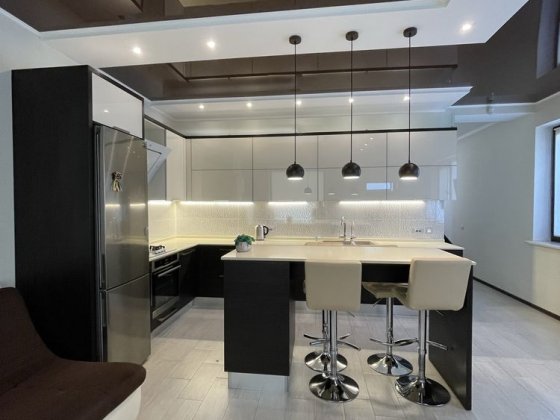 Сдам на длительно СОВРЕМЕННЫЙ дом в городе!! Черноморск