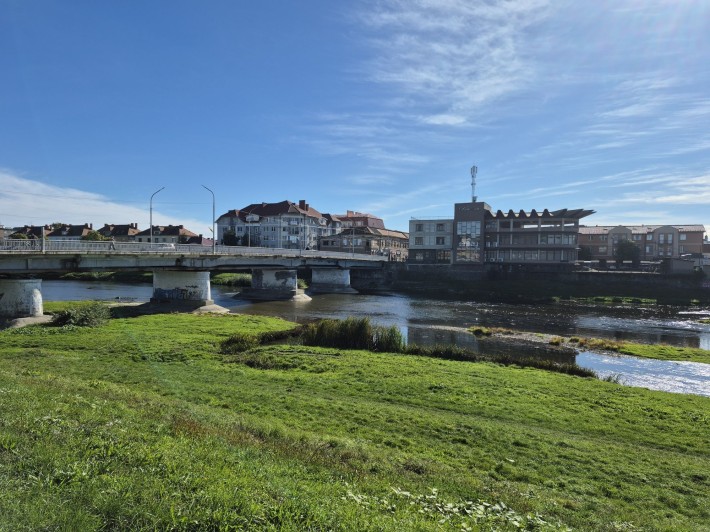 Здається вперше новий будинок на набережній. - фото 1
