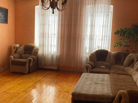 Оренда трикімнатного будинку Мукачево