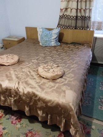 Оренда невеликого будинку  зі зручностями. Спіільне подвір'я із власни - фото 1