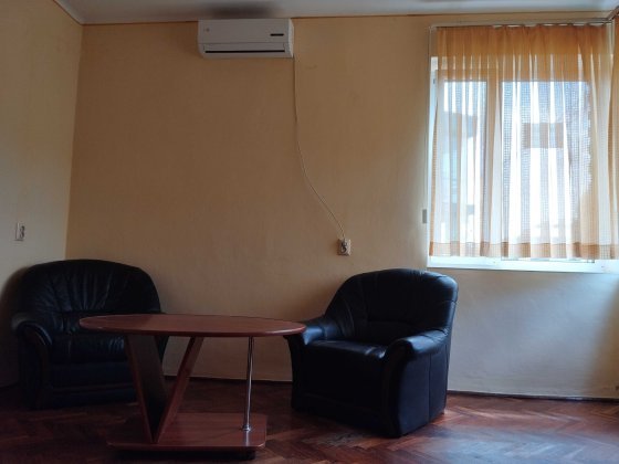 оренда під офіс 3-кімнатного напівособняку на 80 м.кв. в центрі м.Хуcт Хуст