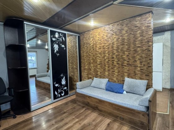 Оренда окремого будинку з помічною оплатою Хмельницкий