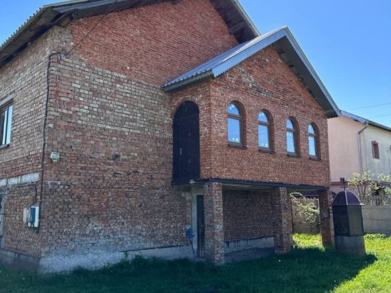 Здається будинок Тільки перший поверх так як другий недороблений Ивано-Франковск