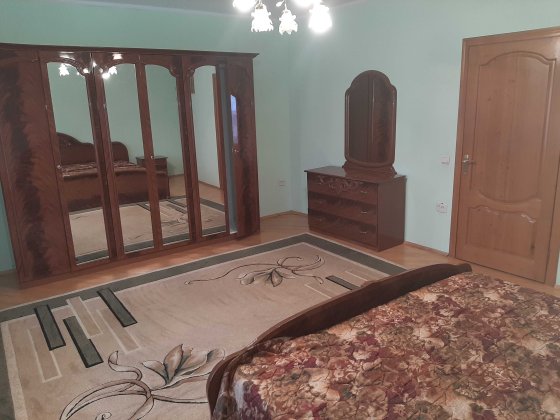 Оренда півособняк біля Парковоі Алеї Закритий двір. Місце для авто. Івано-Франківськ