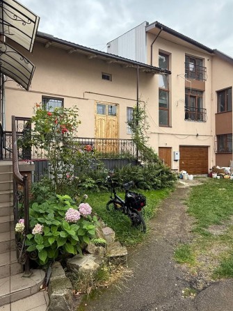 Оренда 2-поверхового будинку в центрі міста - фото 1