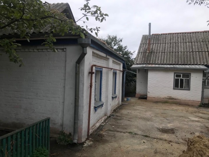 Здається половина будинку в Полтаві - фото 1