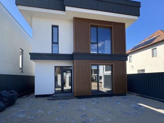 Двоповерхові окремі будинки в с. Петропавлівська Борщагівка Петропавлівська Борщагівка