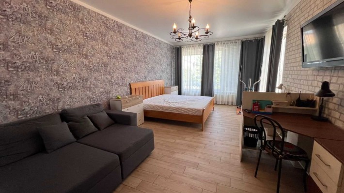 Двоповерховий будинок біля моря — Дача Ковалевського, Одеса - фото 1