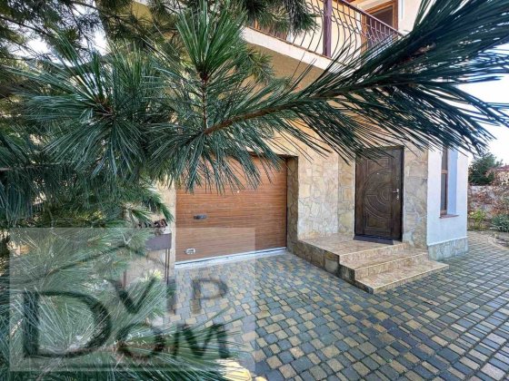 Дом возле моря из ракушечника, Совиньон Одесса