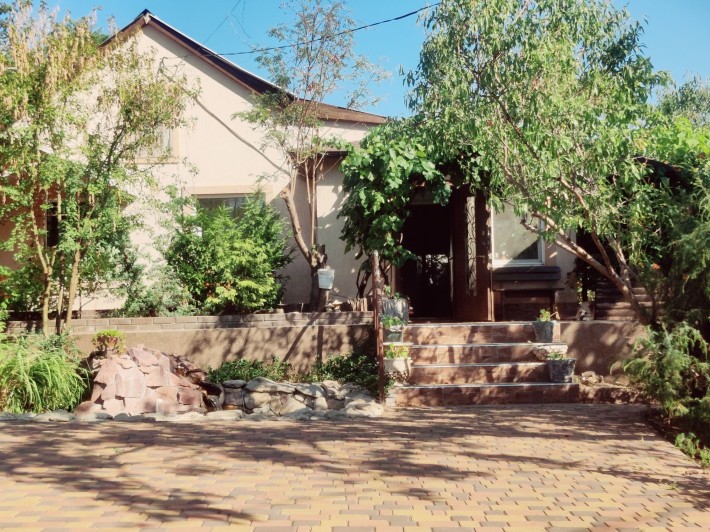 Дом с ремонтом. 9 соток. Пересепский район. - фото 1