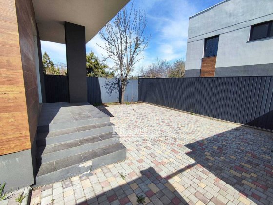 Таунхаус біля парку та центру міста Одесса