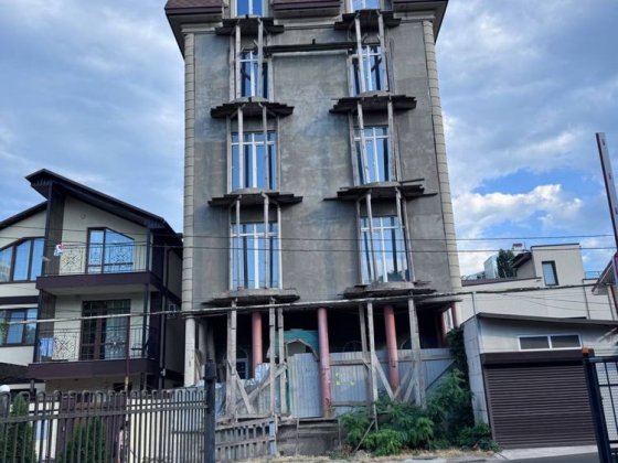 Продам дом в хорошем районе