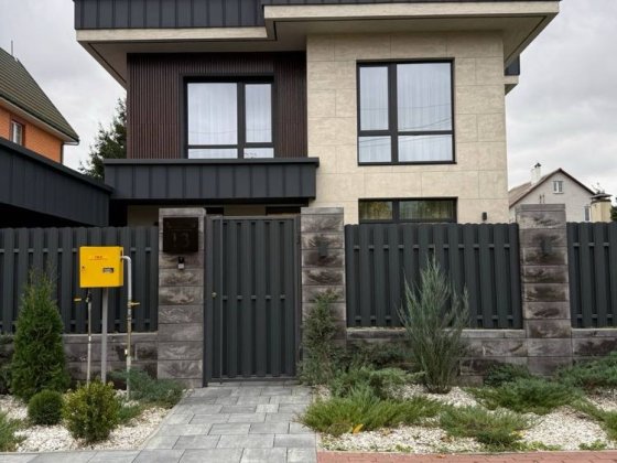 Продаж будинку з ремонтом та меблями в П. Борщагівці Петропавлівська Борщагівка