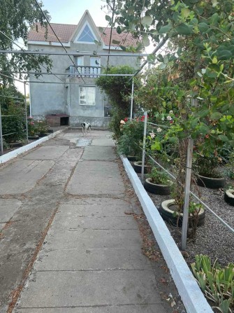 В продаже дом на Слободке. 8 соток земли. Полный пакет документов. - фото 1