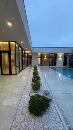 Сучасний будинок біля моря на Костанді! Басейн, тераса! - фото 1