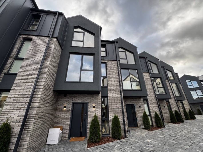 Продається Таунхаус у Софіївський Борщагівці - фото 1