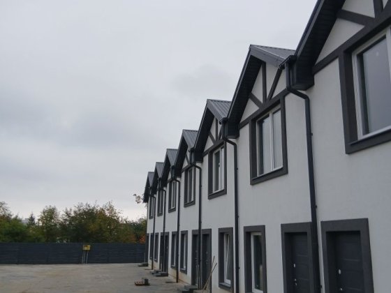 Таун з бомбосховищем, таунхаус біля Києва, таун з підвалом Софіївська Борщагівка