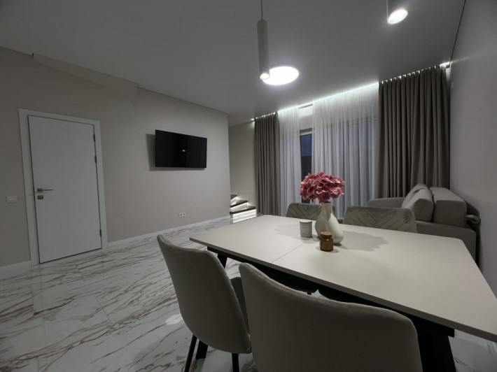 ! ТОП локація/ Таунхаус з ремонтом та меблями 83м2/ ГАЗ/ Без комісії - фото 1