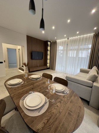 Будинок з дизайнерським ремонтом | Топ локація - фото 1